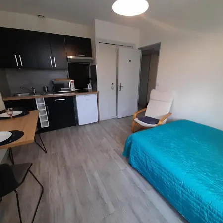 Apartment Cosy Avec Wi-fi A 50m Du Centre, Proche Des Thermes - *