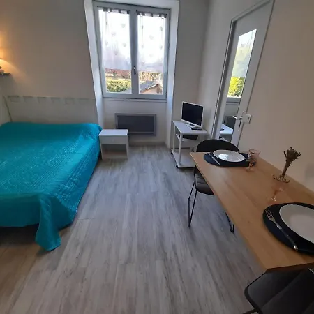 Cosy Avec Wi-fi A 50m Du Centre, Proche Des Thermes - Apartment *