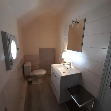 Cosy Avec Wi-fi A 50m Du Centre, Proche Des Thermes - Apartment *